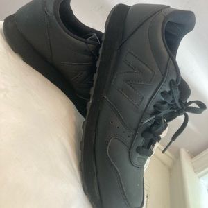 New Balance Womens 311 v2 Black/Black sneakers (sz10)